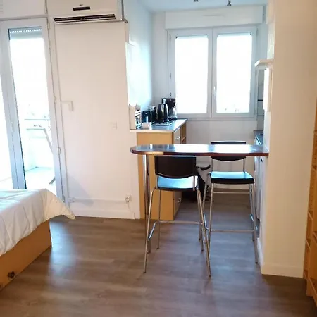 Santa Monica - Climatisé - Piscine - Parking Appartement *